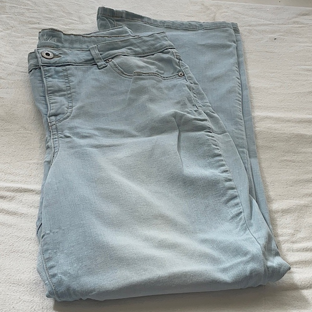 Style & Co Boot Leg Light Blue Jeans Size 16 Waist 34” Inseam 31” - Picture 2 of 7